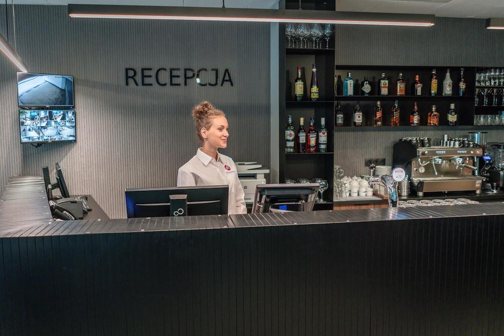 Focus Hotel Poznań Kültér fotó